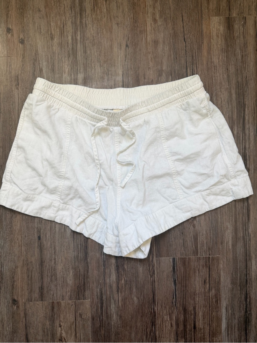 Universal Thread White Drawstring Athletic Shorts